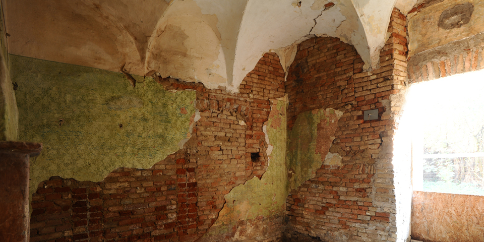 Ostiano possibile sala per bagno rituale al pt del palazzo ove si trovava la sinagoga all'interno del castello © Alberto Jona Falco