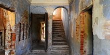 Ostiano entrata del palazzo pt ove si trovava la sinagoga all'interno del castello © Alberto Jona Falco